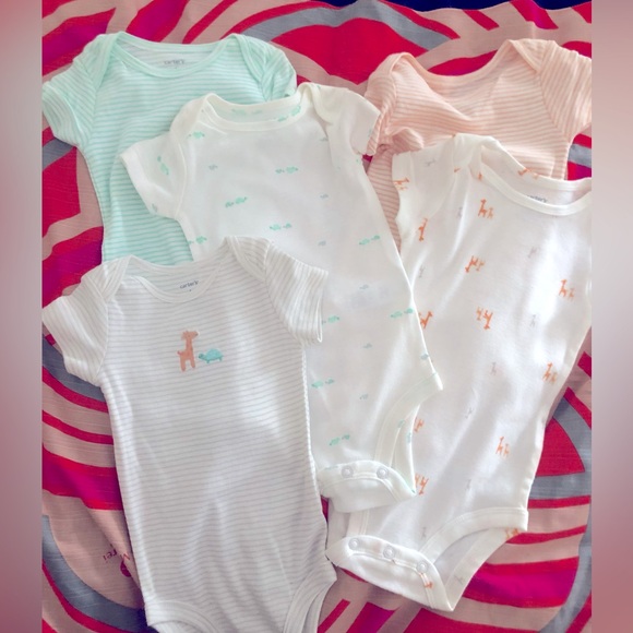 Carters 5 pc onesie layette set - Picture 1 of 4